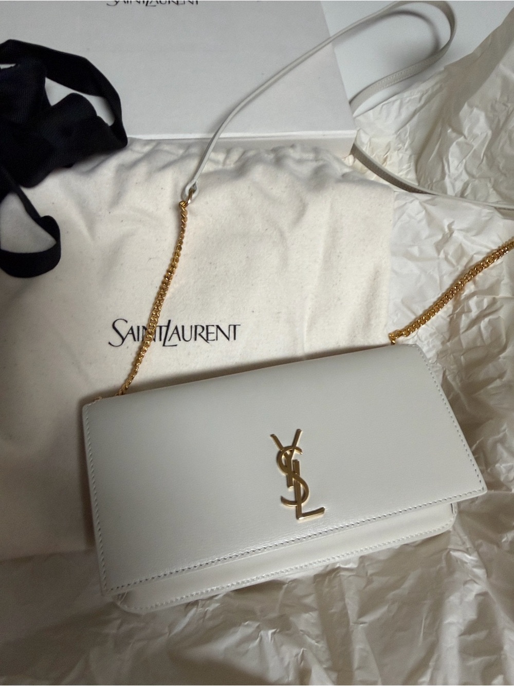 Yves Saint Laurent White Leather Chain bag/ phone holder with Gold YSL Logo - Picture 13 of 16